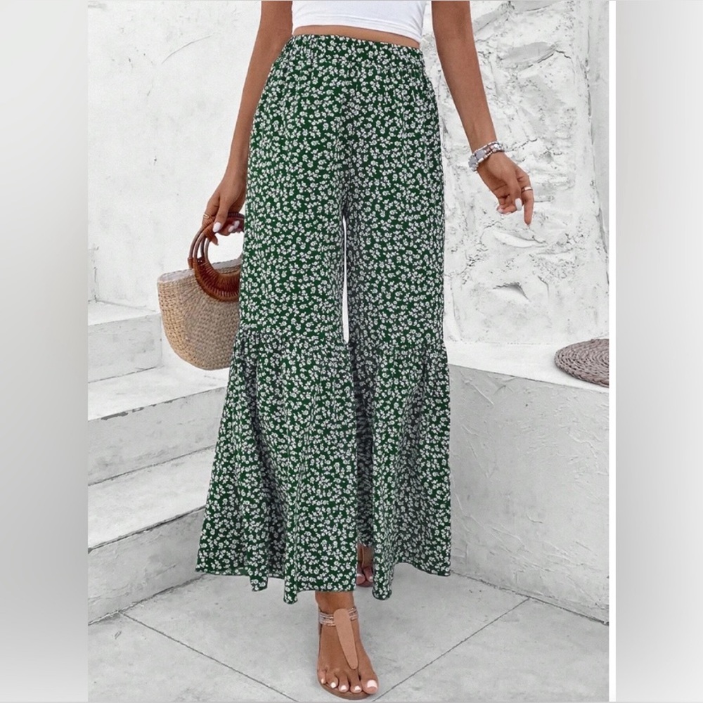 Elegant Green Floral Wide-Leg Pants